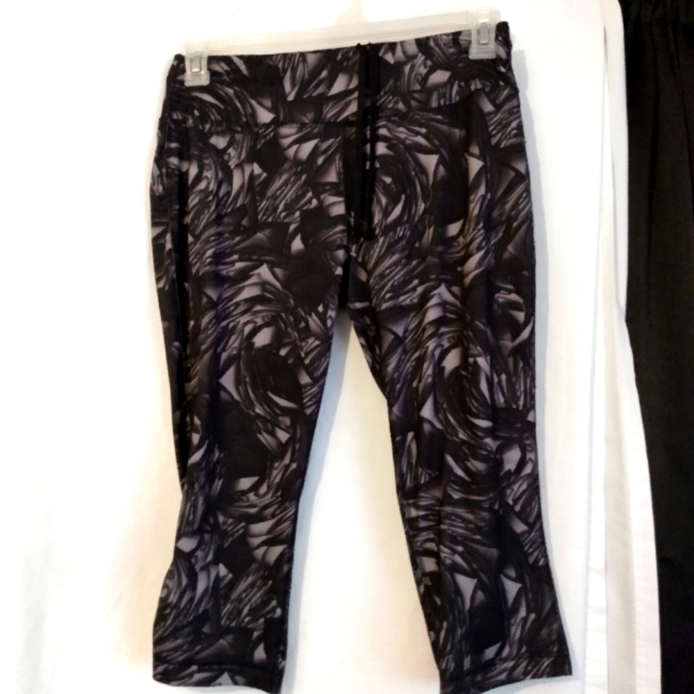 Women's Athletic Capri's